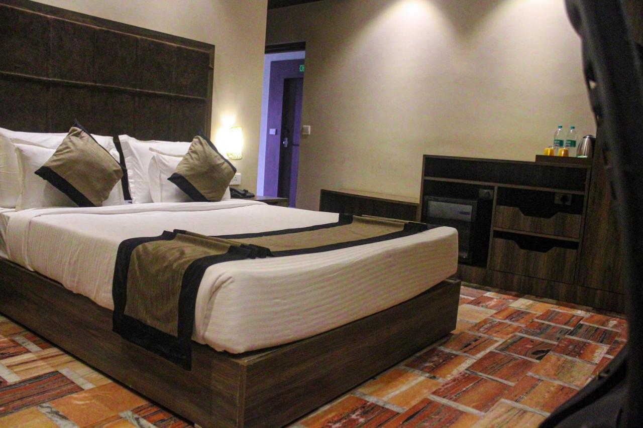 I-Towne' - A Unit Of Hotel Shivam International دوغار المظهر الخارجي الصورة