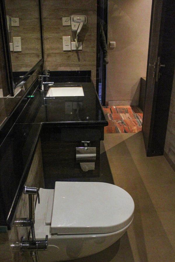 I-Towne' - A Unit Of Hotel Shivam International دوغار المظهر الخارجي الصورة